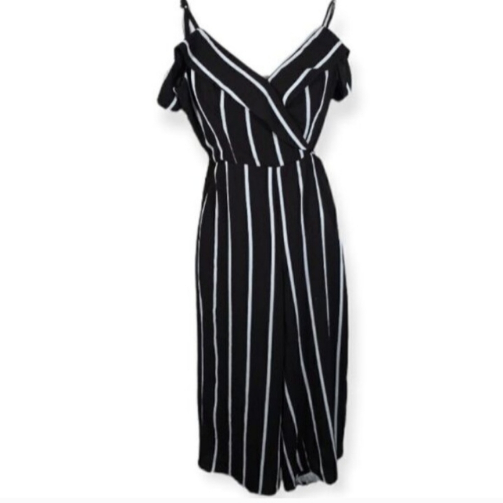 BY & BY COLD SHOULDER JUMPSUIT SZ.0 EUC